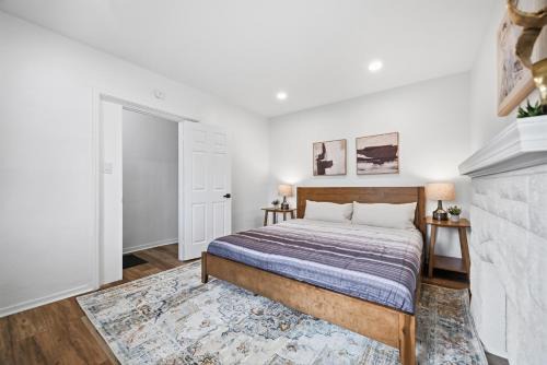Dormont, Pittsburgh Stylish and Modern Two Bedroom Apartment