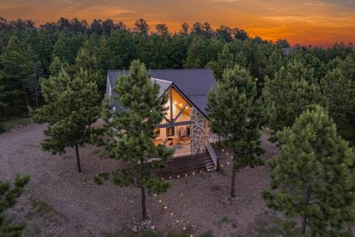 Double Arrow Cabin