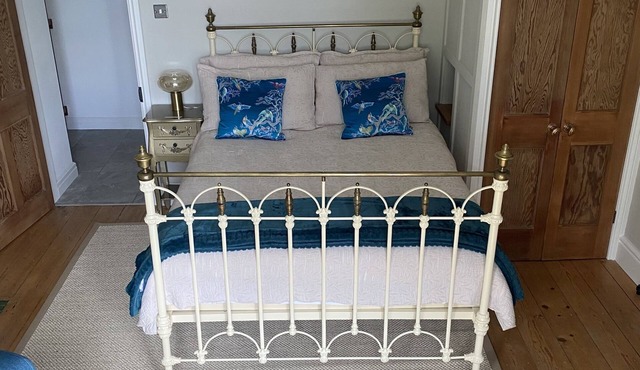 Double bed room-Ensuite with Shower-Landmark view