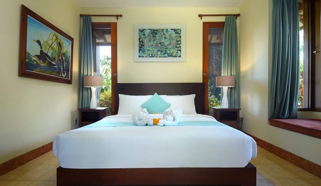 Double bedroom with balcony, Exotic Blend Javanese & Balinese style villa