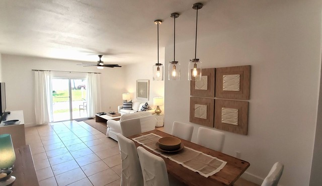 "Double Date at the Beach" Oceanside 2 Bedroom/2 Bath