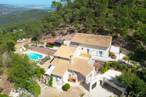 Double Family Villa12 people with Pool near Cannes