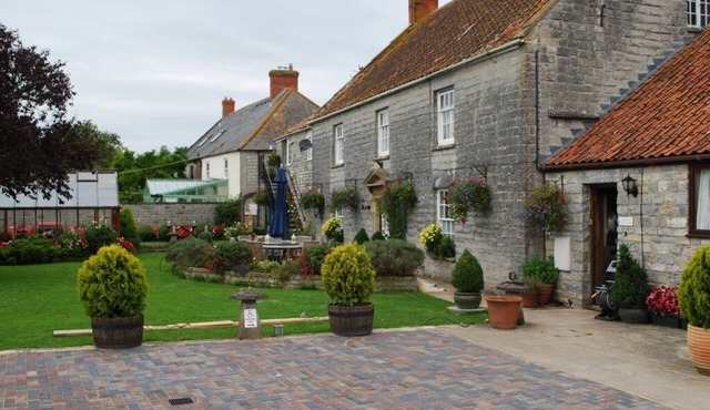 Double-gate Farm