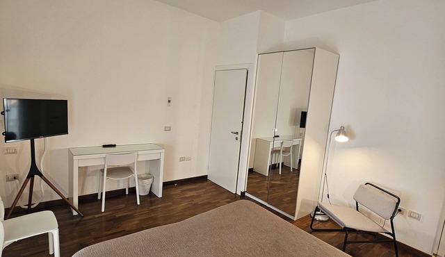 Double or Twin - Private Outdoor Bathroom and Private Parking in Loco