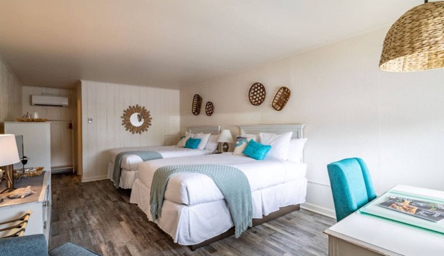 Double Queen Room | Ocean Glass Inn | Free Parking & Daily Breakfast