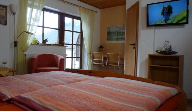 Double Room Balcony - Privatzimmer Gästehaus Heger