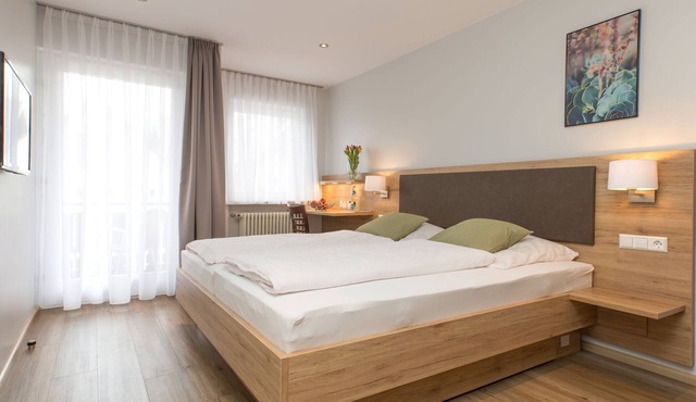 Double Room 2 with Balcony and Wi-Fi