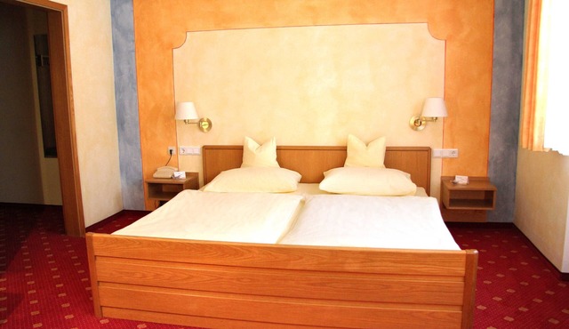 Double Room 1 - Hotel Garni Goldener Schwan