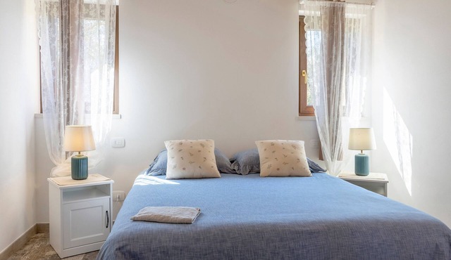 Double Room '2' with Shared Pool, Wi-Fi, and Air Conditioning