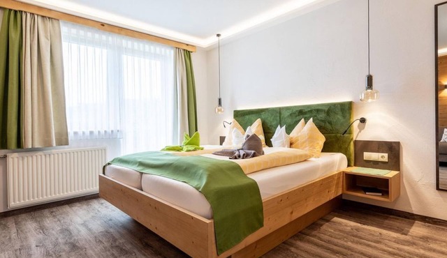 Double room superior, shower or bath, WC - Sporthof Austria