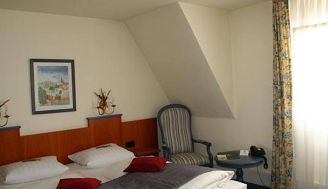 Double Room/Back - Hotel Karl Noss GbR