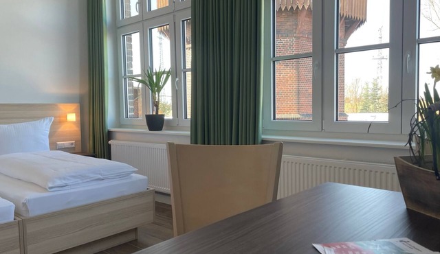 Double room comfort - Laboratory I - Lokschuppen Pasewalk- Guest houses with double room, single room