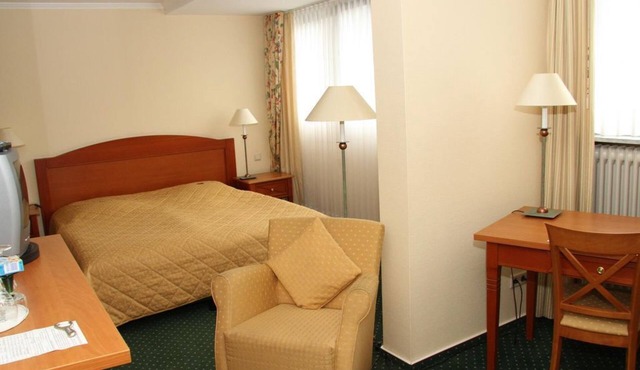 Double Room for Single Use - Hotel zur Post Waldbreitbach