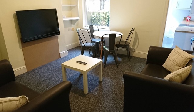 Double Room In Shared House Near Erdington Station
