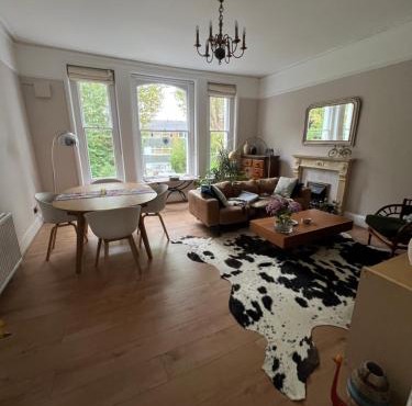 Double room near Blackheath, 17 min from Central London, a stylish period property, with free parking