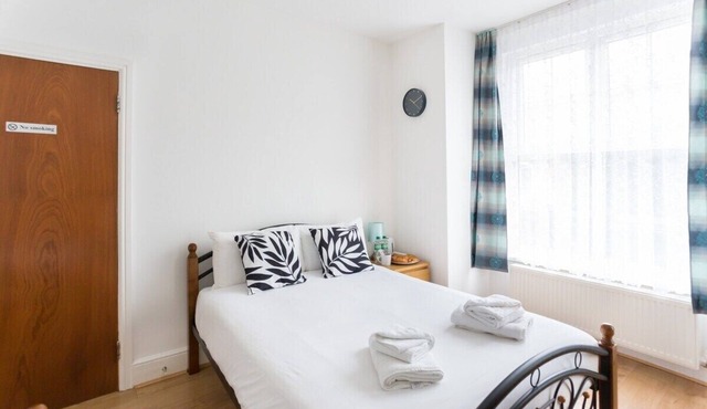 Double Room - Shared Bathroom - D-1&2 - G