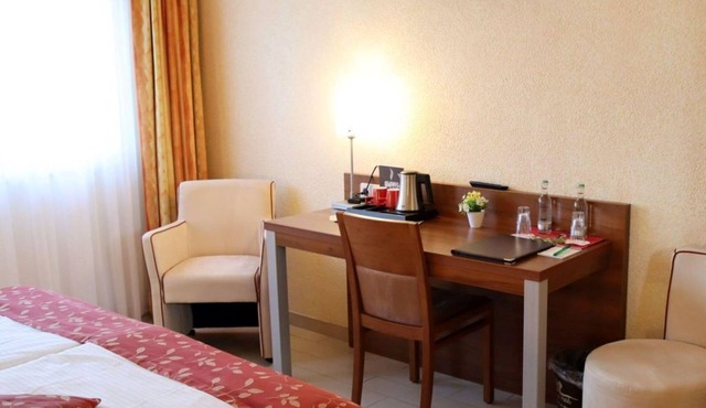 Double room, shower or bath, WC - Land-gut-Hotel am Ring