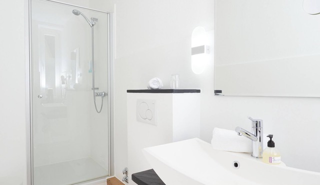 Double room-Standard-Ensuite with Shower