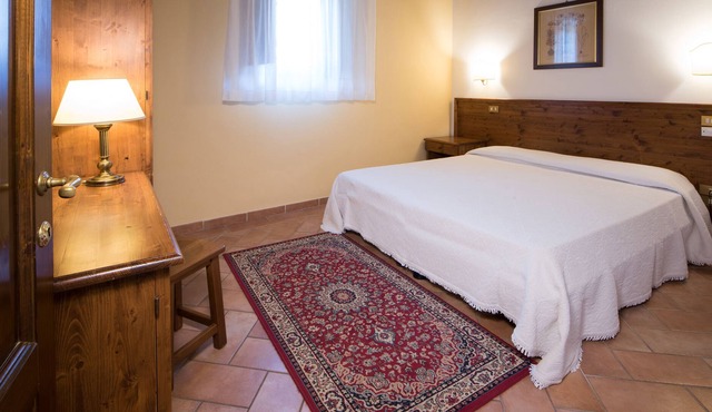 Double room Suite in typical Tuscan medieval village (201), ground floor