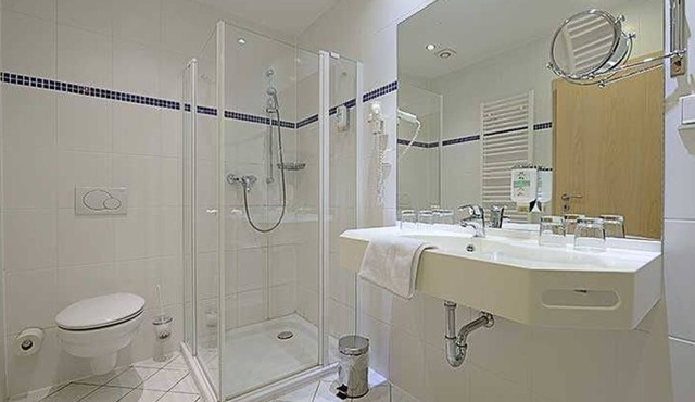 Double room with 2 extra beds - Baltic Hotel in Lübeck