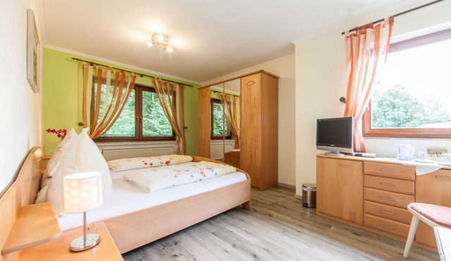 Double room with balcony on the south side - Landgasthaus Zum Kreuzberg