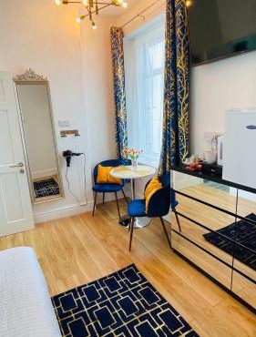 Double Room with Private Bathroom Partial Tower view 16 Havelock Street - 5