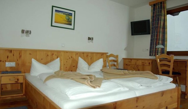 Double room with south-facing balcony - Almhotel Fichtenheim