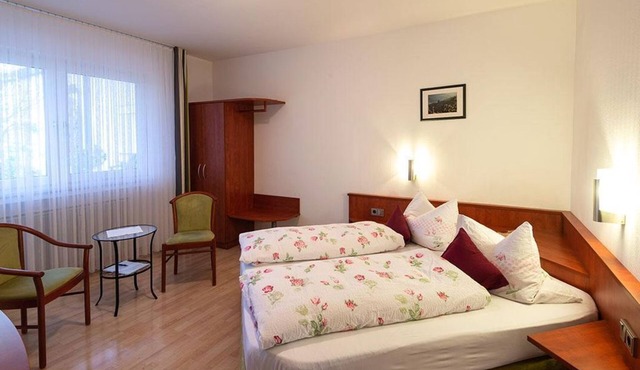 Double room with shower and toilet - Ferienweingut Monzel