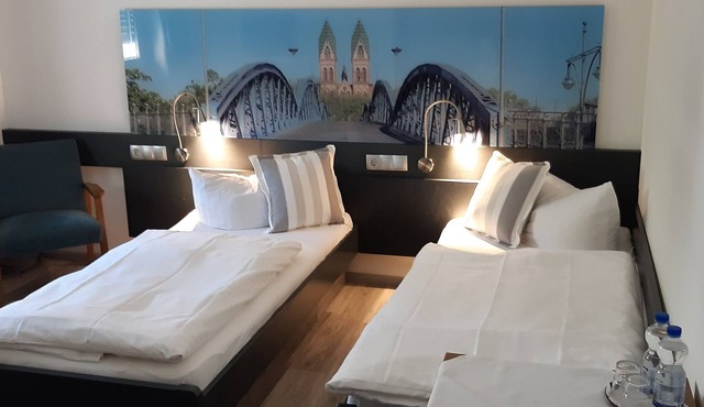Double room with shower and WC