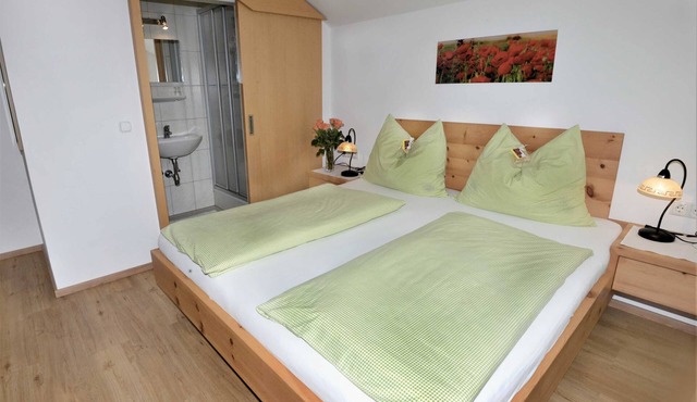 Double room with shower and WC 1 - Gästehaus Sonnenheim
