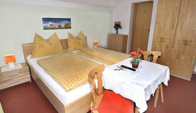 Double room with shower and toilet 2 - Gästehaus Sonnenheim