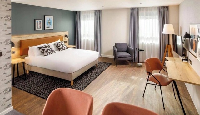 Double Studio Near Sutton High School LON
