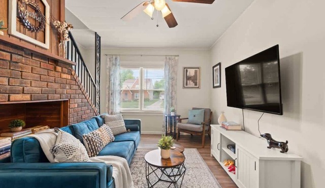 Double the Space for Large Groups! Entire Duplex!