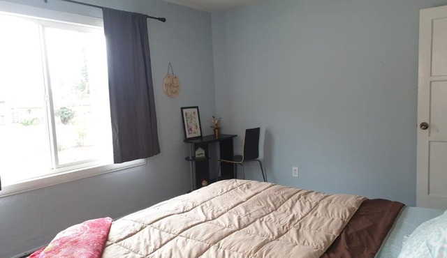Double TwinBed/Private Room in a Charming bungalow