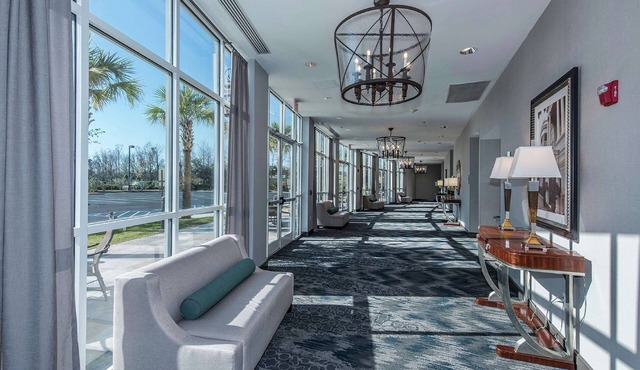 DoubleTree by Hilton North Charleston - Convention Center