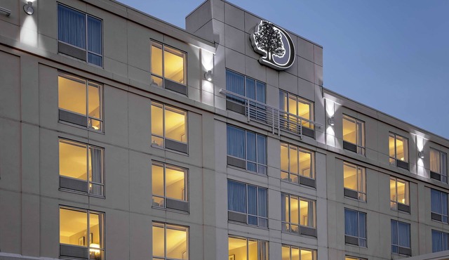 DoubleTree by Hilton Hotel Boston Bayside
