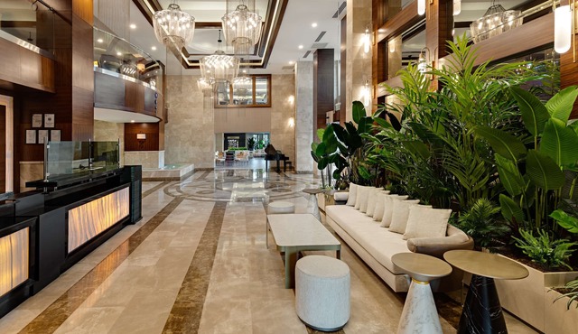 DoubleTree by Hilton Hotel Van