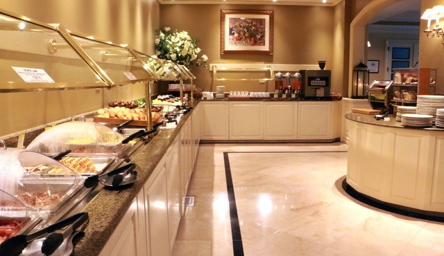 DoubleTree by Hilton Torrance - South Bay