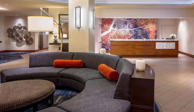 DoubleTree Suites by Hilton Minneapolis Downtown