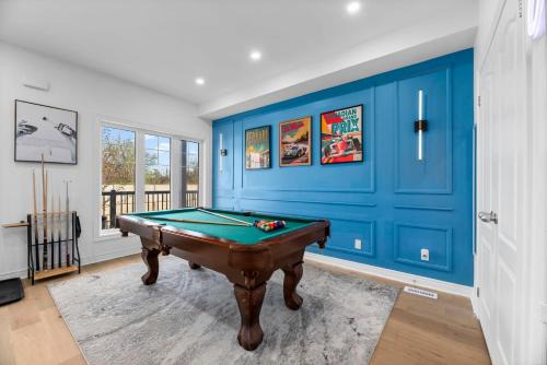 Dove Manor Spacious 9 Beds 3 Full Baths Near Pickering Centre