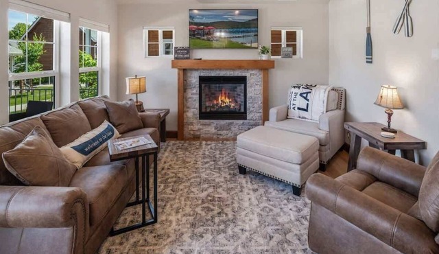 Dover Bay 'Barefoot Bungalow' | Marina + Trails