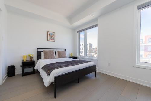 Downsview Park Luxury Townhome near Yorkdale Transit