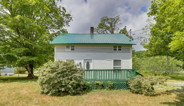 Downsville Vacation Rental w/ Deck: Walk to River!