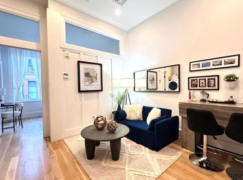 Downtown 1BR Apt with kitchen and laundry, Near Convention Center and PPAC