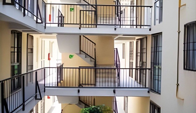Downtown 2BR apartment: CLOSE TO MAIN ATTRACTIONS