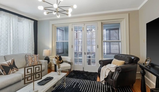 Downtown 3BR Apartment, Walk to SU, Burnet Park & Erie Canal