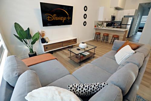 Downtown 5 Bedroom, AC, Rogers, Commonwealth, EXPO