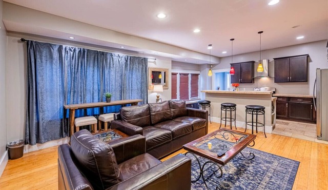 Downtown Adobe - 3 bedroom