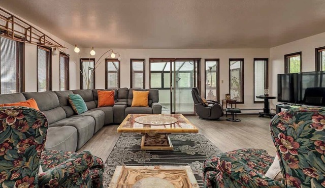 Downtown Anchorage Retreat - Spacious 3BR