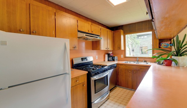Downtown Anchorage Vacation Rental w/Garden Views